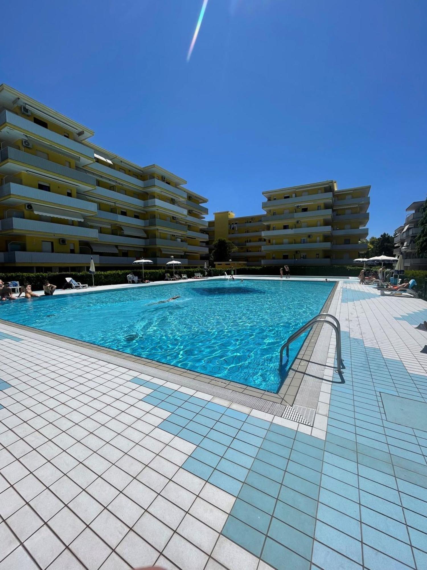 Apartment With Balcony In A With Pool *